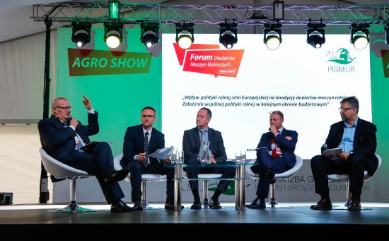 Panel dyskusyjny podczas Forum Dealerów Maszyn Rolniczych