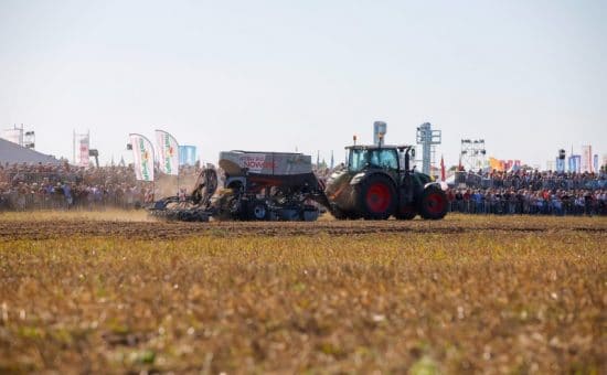 Formularze zgłoszeniowe na pokazy maszyn oraz ekspozycję maszyn na pasie